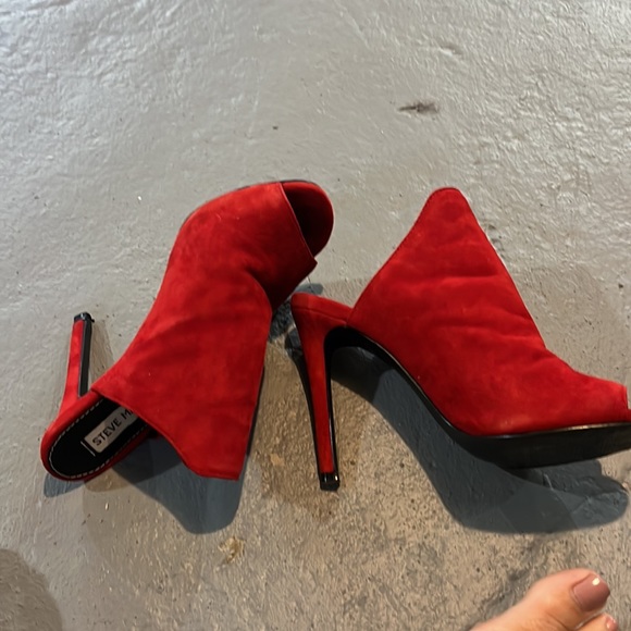 Steve Madden red suede mules - Picture 2 of 2